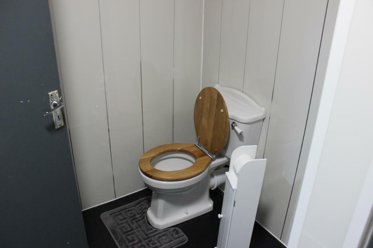 Donegal Lodgings - Apt 3 - Br En-Suite 도니골 외부 사진